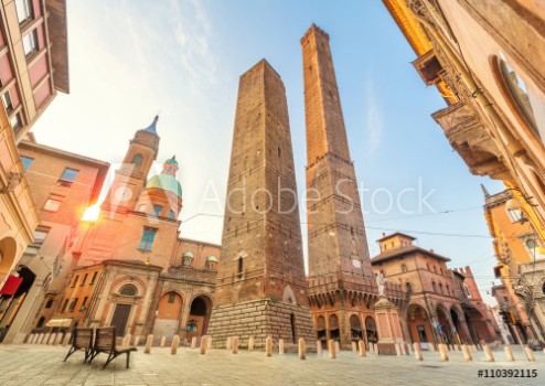 Bild på Two famous falling towers Asinelli and Garisenda in the morning Bologna Emilia-Romagna Italy